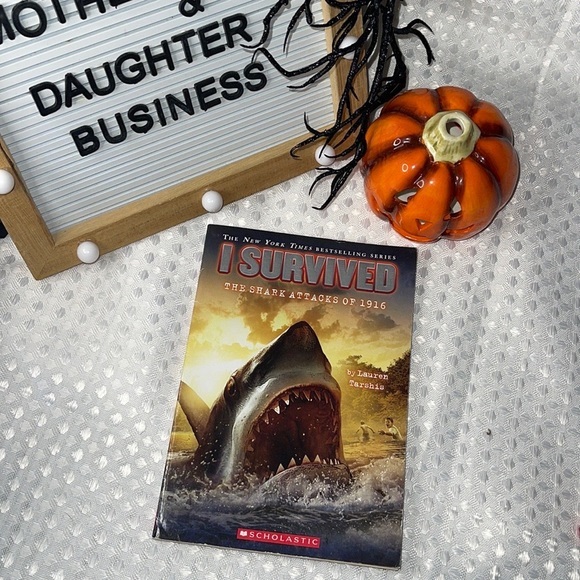 I Survived: The Shark Attacks of 1916 by Lauren Tarshis. - Picture 1 of 4